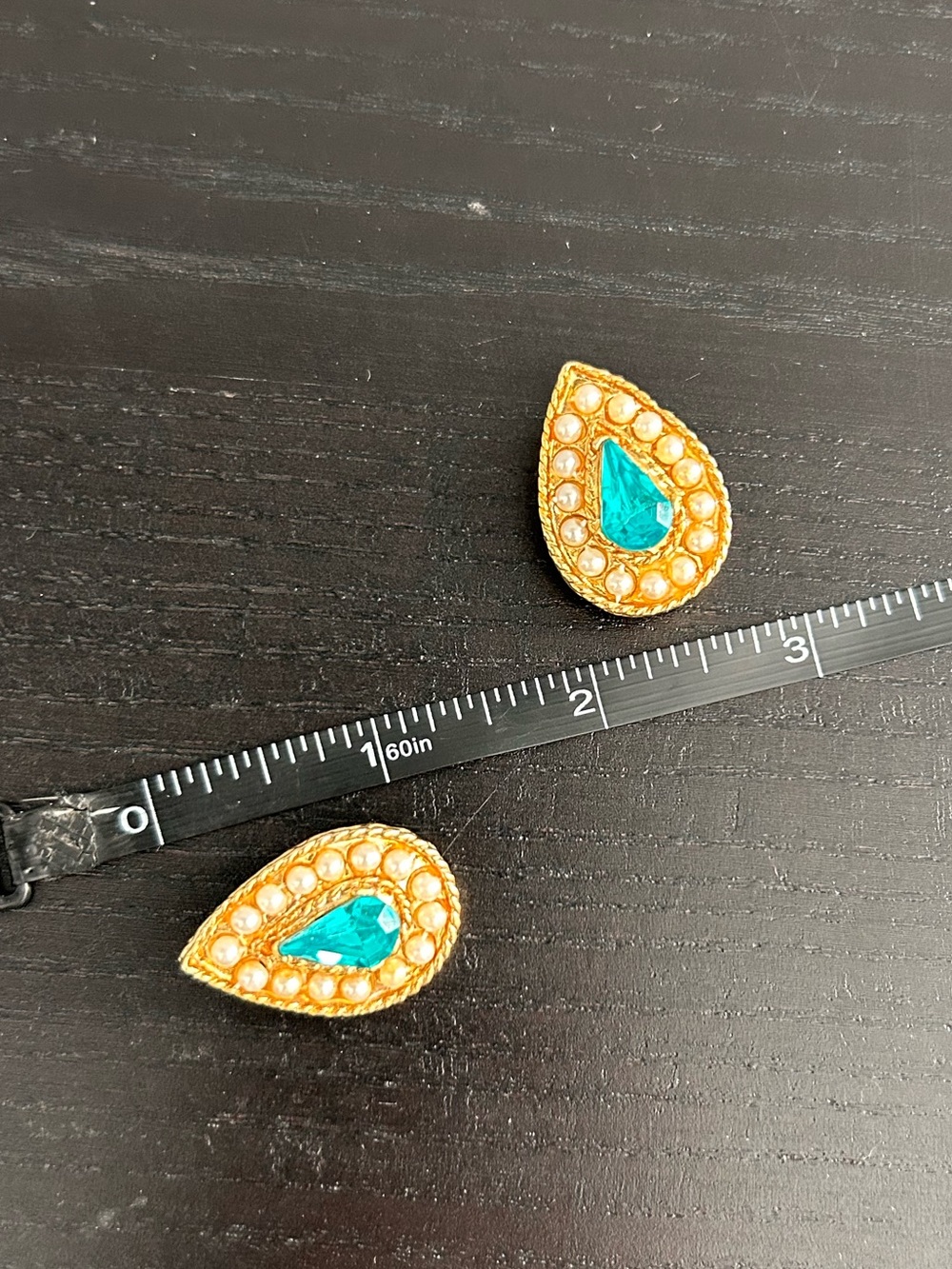 Gold-tone Teardrop Faux Pearl Earrings with Vibrant Teal Crystal Stone Vintage! - Picture 8 of 9